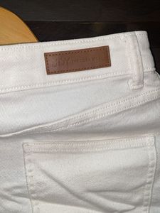 ONLY Off-White Cropped Jeans