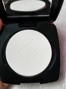 Elle 18 Compact Powder