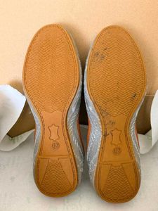 🩰Elegant Embroidered Juttis🩰