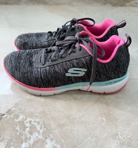 Original Skechers Lite-Weight Sneakers