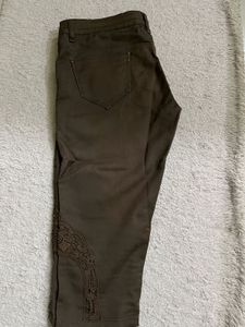 Stylish Brown Cropped Pants with Lace Detail