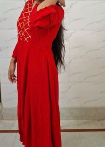 Elegant Red Embroidered Kurta