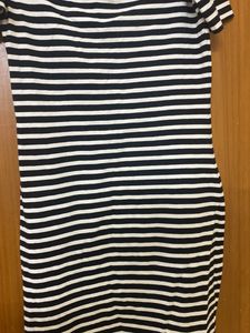 H&amp;M Short Dress Knee Length