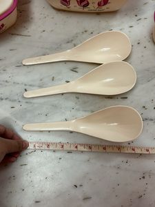 3 piece serving bowls and spatula