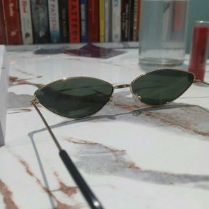 Stylish Cat-Eye Sunglasses