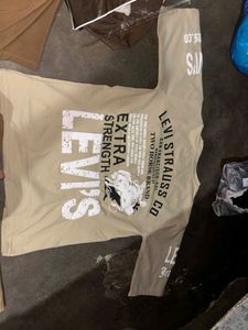 Levi's Tan Graphic T-Shirt
