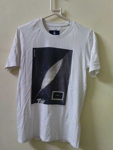 Girls WHITE Tee.