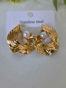 Gold Textured Pearl Earrings