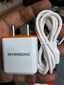 Riversong 7.5 Walt Charger With Micro USB V8