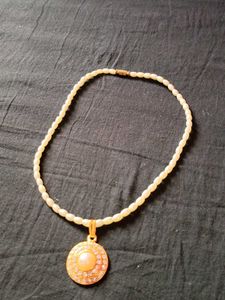 Elegant Pearl Necklace with Pendant
