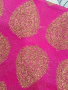 Pink &amp; Gold Patterned dupatta
