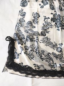 Sexy Slip Lingerie In Crepe Offwhite And Black