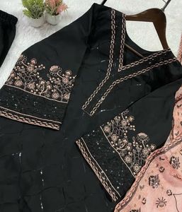 Elegant Black Embroidered Kurta Set😍