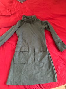 Elegant Green Turtleneck Dress