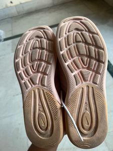 Nike Air Max Axis Uk 3.5