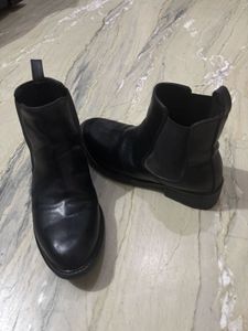 Classic Black Chelsea Boots