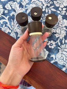 Set of 4 plastic Salt &amp; Pepper Shakers