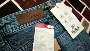 Trendy Acid Wash Denim Jeans for Girls