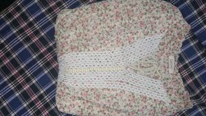 Floral Print Peplum Top with Lace Trim