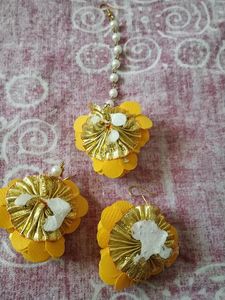 For Haldi Earning Mangtika Set