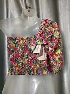 One shoulder crop top 💗