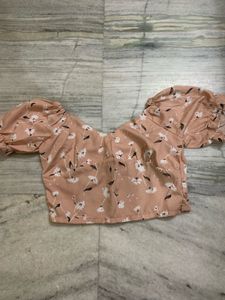 Balloon Sleeve Crop Top