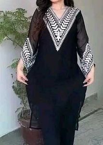 Elegant Black Embroidered Kurta
