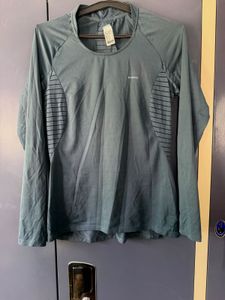 Quechua Long Sleeve Athletic Top