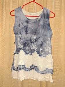 Blue Tie-Dye Sleeveless Kurta with Lace