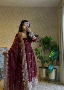 Embroidered Magenta Kurta Set