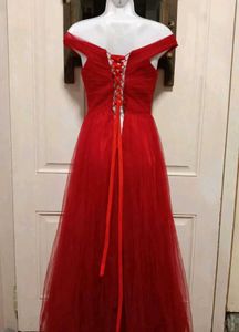 Elegant Red Off-Shoulder Tulle Gown