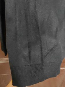 Black V-Neck Pullover