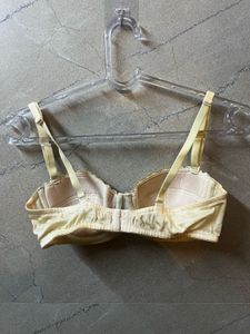 Elegant Lace Trim Strapless Bra