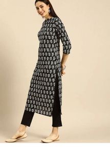Elegant Black &amp; White Printed Kurta