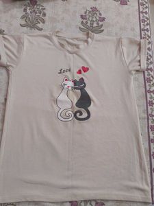 Cute Cat Love Graphic T-Shirt