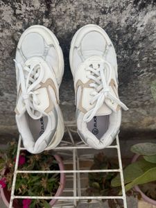 White Shoes – Size 39
