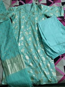 Beautiful Teal Kurta Set