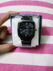 Elegant Black Quartz Watch