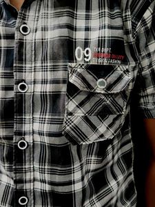 Men Regular Fit Checkered Spread Collar Casual Shi