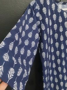 Stylish Blue Leaf Print Kurta