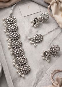 New Stunning Choker, Maang Tikka & Earring