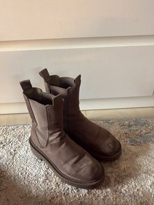 H&amp;M Stylish Brown Suede Chelsea Boots