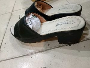 Toshina Black Slides