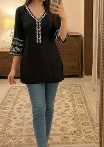 Embroidered Black Tunic Top🌺💗