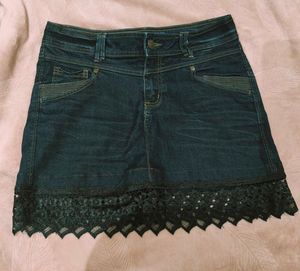 Y2K grunge lace skirt 🖤⛓️
