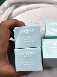 Dot &amp; Key 72HR Hydrating Gel Moisturizer