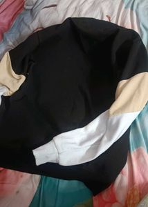 Stylish Men's Black Sweatshirt