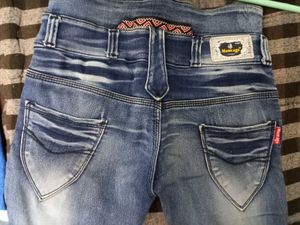 Stylish High-Waisted Denim Jeans