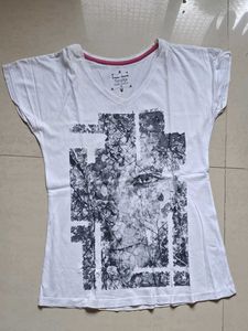 Bundle of 2 Women's T-Shirts