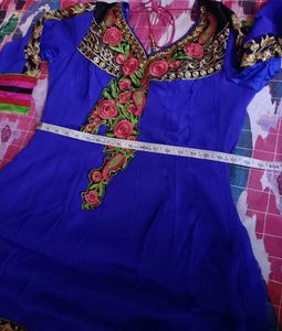 Vibrant Blue Embroidered Kurta bust 36, west 34,le